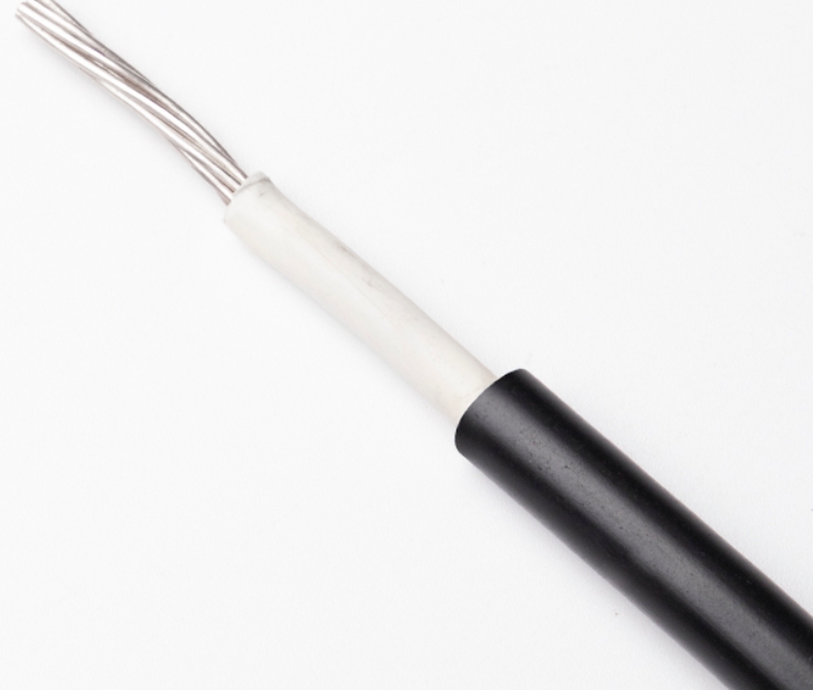 在生產(chǎn)光伏電線電纜時(shí)在外層涂上防凍涂層的作用是什么.jpg 在生產(chǎn)光伏電線電纜時(shí)在外層涂上防凍涂層的作用是什么.jpg